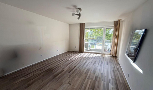 Spacious 3-room apartment (92 m²) with fitted kitchen for rent in Frankfurt-Fechenheim.