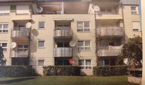 Bright 2-room apartment with balcony and fitted kitchen, located in a central area (Taläcker).