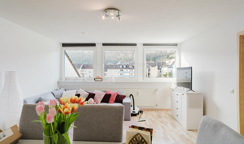 4-room apartment with kitchen and garage in the southern outskirts of the city / Suitable for shared living.