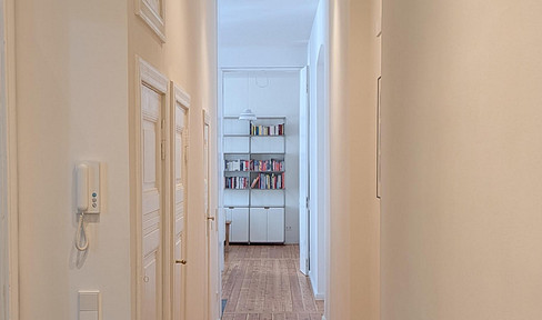 Frisch sanierte, voll möblierte 85 m² Altbauwohnung in Berlin-Wilmersdorf ab sofort
