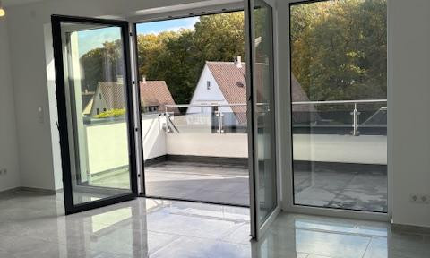 For rent: Two stylish, bright 2-room apartments with balconies and underground parking in Melle.