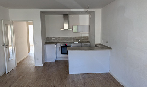 Gemütliche 2,5 Zimmer-Wohnung mit Balkon und Gartennutzung