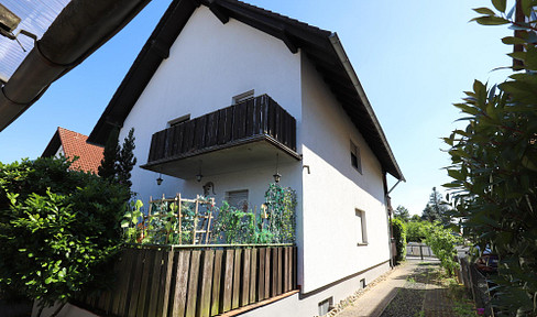 Bright 3-room apartment with balcony.