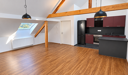 Sanierte 3-Zimmer-Dachgeschosswohnung mit Stellplatz und Keller in 94362 Neukirchen