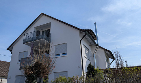 Year built: 1997 - Attractive and bright top-floor apartment, balcony, bathroom with natural light, garage.