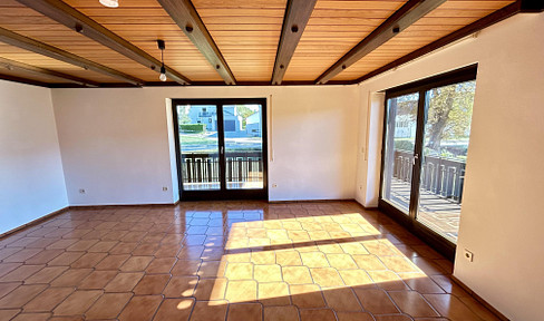 Helle 4,5-Zimmer-Wohnung mit Balkon, Garten und Wärmepumpe in Obereichstätt zu vermieten