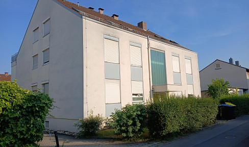 Spacious three-room apartment with a beautiful balcony, located in a central yet quiet area of Bergrheinfeld.