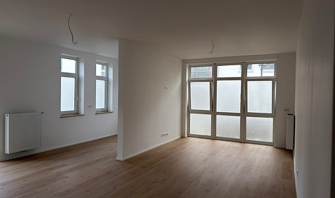 High-quality renovated, accessible – 2-room apartment with a large terrace.