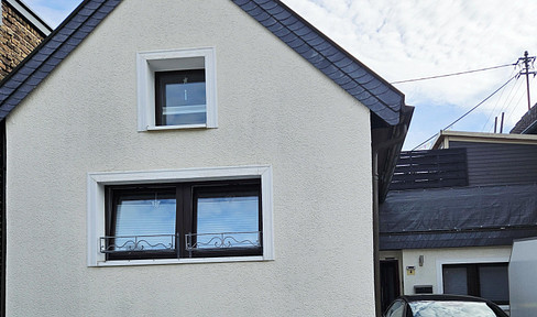 Private: Small single-family house with a large rooftop terrace!