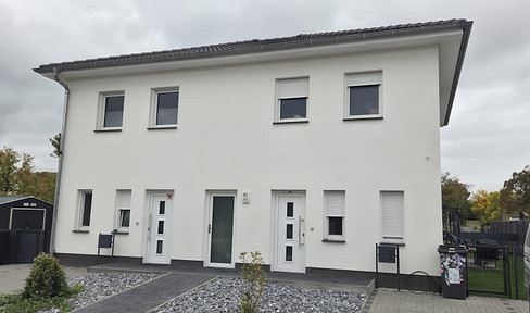 Wohnen wie im eigenen Haus! Neubau-Doppelhaushälfte mit Garten & S-Bahn vor der Tür