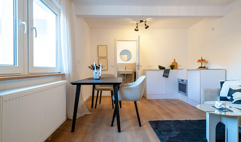 Newly renovated 2-room apartment, designed for seniors, with a large basement, available for immediate occupancy.