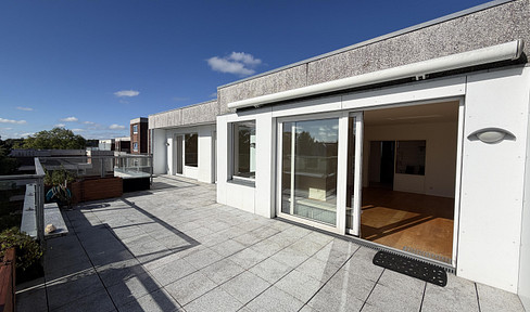 Penthouse apartment with a large rooftop terrace and proximity to the fjords, for sale by owner.