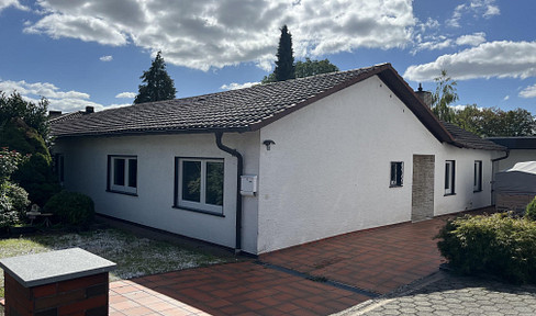 Bungalow with garden.