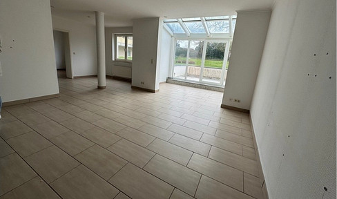2-Zim.-Wohnung mit Wintergarten, Terrasse & neuer Einbauküche (Erstbezug nach Teilsanierung)