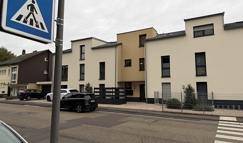 Exklusive 4-Zimmer-Neubauwohnung mit Aufzug, barrierefrei und zwei Stellplätzen