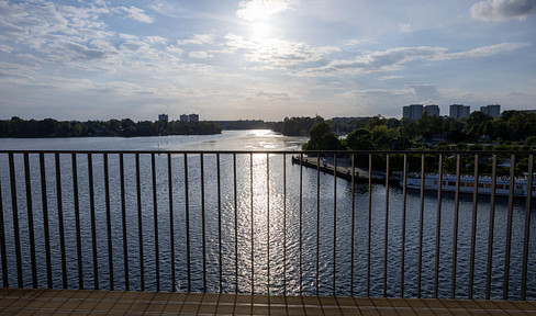 Location, location, location! Apartment in the Speicherstadt, right on the waterfront!