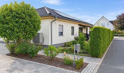 Modernes Zuhause bei Dresden: Pool, Photovoltaik, Speicher, Wallbox & Garage