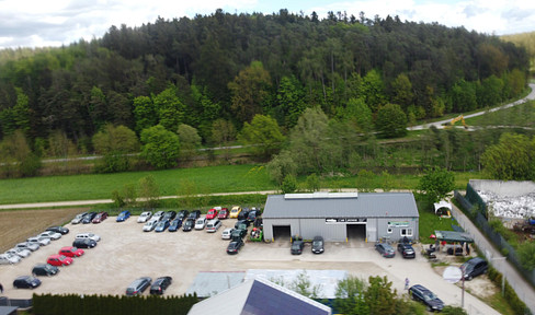 Well-maintained commercial property in a good location, with a site coverage ratio of 0.6 and a floor area ratio of 1.0.