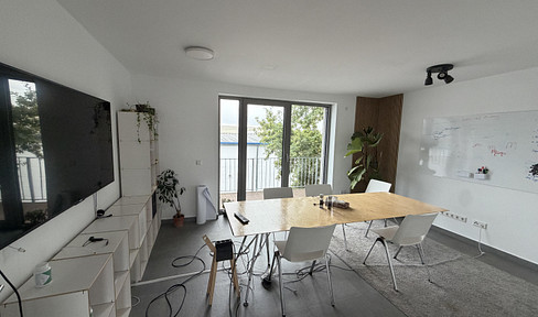 Modern office space with a balcony for rent in Bensheim-Auerbach.