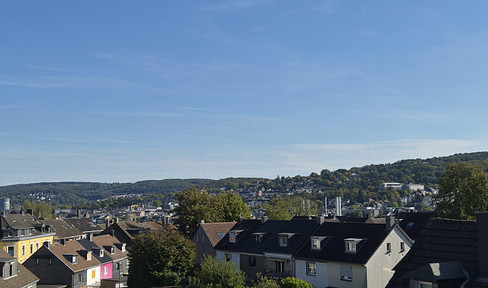 Located at the very top of the Rott valley, this 130 square meter maisonette features a large rooftop terrace and stunning views.