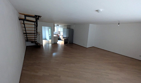 Duplex apartment with private entrance, terrace, front garden, and underground parking - 4 rooms, 120 m².