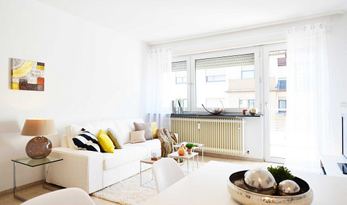 Excellent location in Mannheim East, 2-room apartment with balcony - available directly from the owner, no agency fees.