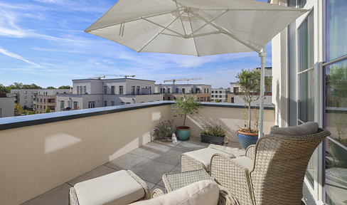 Exclusive penthouse apartment near the Volkspark.