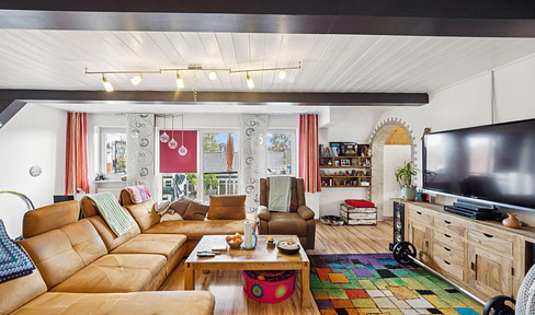 Provisionsfrei: Große 5-Zimmer-Wohnung am Ortsrand mit Weitblick, Hobbyraum, Garage und Werkstatt