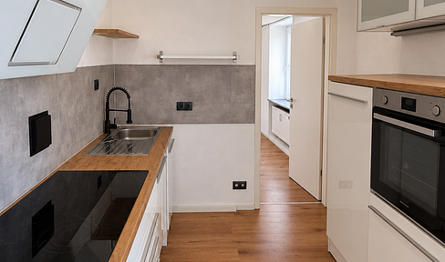Moderne 2,5 Zimmer Wohnung mit EINBAUKÜCHE