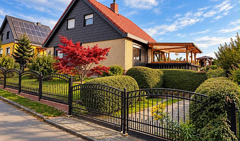 Detached house with a heated pool, conservatory, and idyllic garden, located in Collm, a district of Wermsdorf.