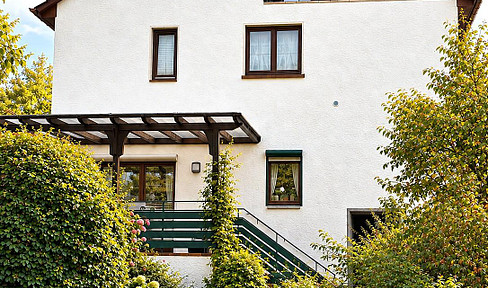 Ein Haus mit vielen Möglichkeiten für unterschiedliche Lebensmodelle und -phasen.  Provisionsfrei.