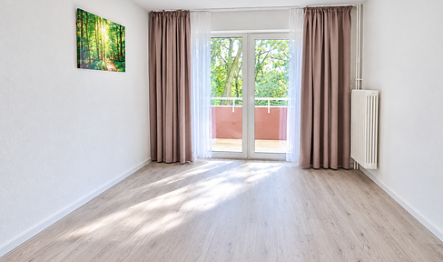 No commission / Immediately available / Modern 3-room apartment with balcony.