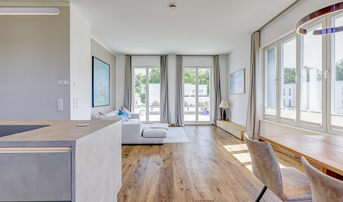 Exceptional penthouse apartment with a rooftop terrace overlooking the Jungfernsee lake.