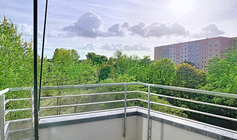No more compromises! This apartment has everything. Available immediately, with an optional second room.
