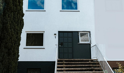 Modernisiertes Reihenendhaus mit Garten & Stellplätzen