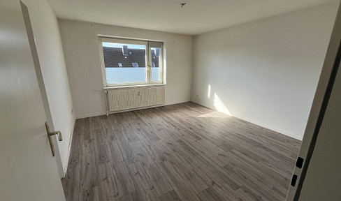 Helle & freundliche 2-Zimmerwohnung mit EBK und Balkon - ab sofort verfügbar