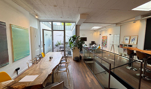Bright, open-plan office space with a courtyard terrace, located between Kö and the main train station – 231 m².