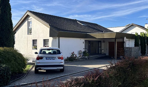 Charmantes Einfamilienhaus mit 237 m² Wohnfläche in Nollingen