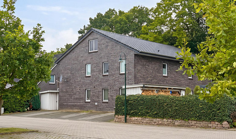 Modernes, großzügiges Zweifamilienhaus mit vielseitigem Nutzungspotenzial und Ausbaureserve