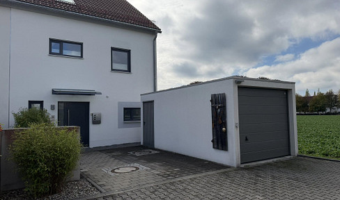 Semi-detached house in Oberschleißheim, near Munich.