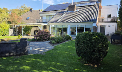 Israelsdorf: Gepflegtes EFH mit Einliegerwohnung nahe Naturschutzgebiet