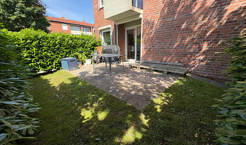2-Zimmer-EG-Wohnung mit großer, eingewachsener Westterrasse & Einbauküche in Finkenwerder