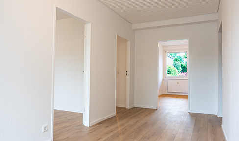 Newly renovated 3-room apartment in a central location, available immediately and for sale without any commission.