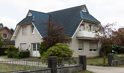 Two apartments or a spacious single-family home – flexible usage options in Hude Nordenholz.