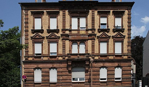 Großzügige 4,5-ZimmerErdgeschosswohnung im charaktervollen Altbau in Pirmasens