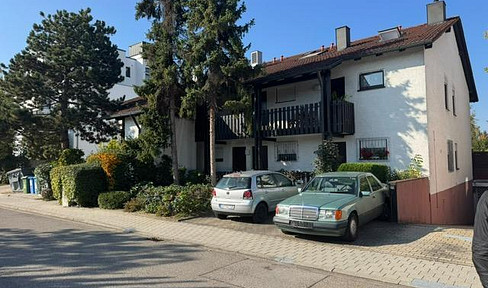 IN - Friedrichshofen: 3-room apartment, 50 square meters, plus a converted attic of 24 square meters.