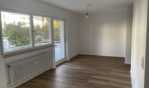 ERSTBEZUG nach KERNSANIERUNG | Stylisches Loft-Apartment mit großem Balkon, neuer Küche & neuem Bad