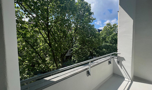 4-Zimmer-Maisonette-Wohnung mit zwei Balkonen in Charlottenburg zu vermieten