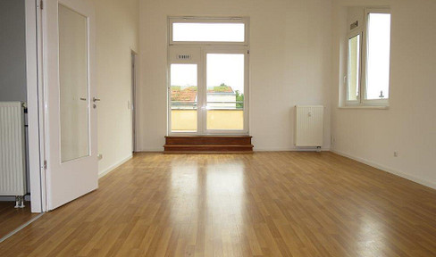 Beautiful 2-room attic apartment in Französisch Buchholz! No agency fees!