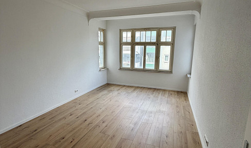 Newly renovated 2-room apartment with balcony and underfloor heating, located in the center of Ratingen.